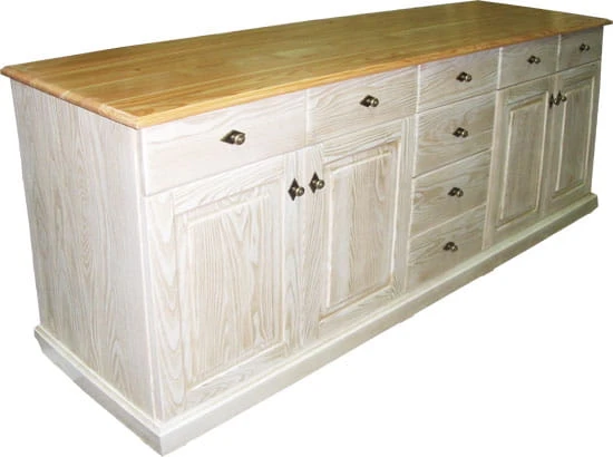 komoda drewniana KDM-15a, drewno modrzew, wykończenie patyna orzech retro, blat modrzew naturalny, front prosty, cokół prosty dołem