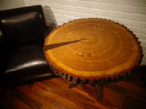 stół live edge okrągły z plastra dębu