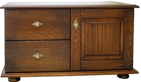 komoda drewniana KDM-1, drewno lite modrzew, wykonczenie patyna braz retro, stopka, układ prawy