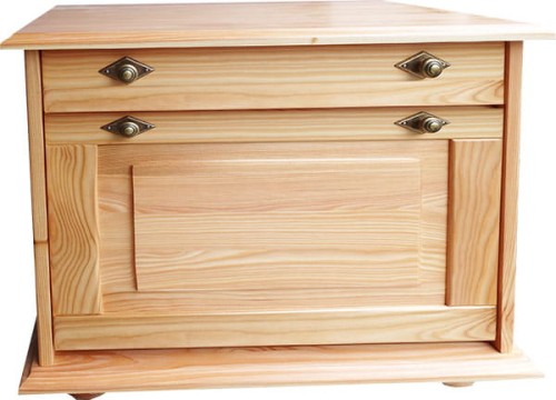 Szafka na buty drewniana SBM-1b, drewno modrzew, lakier bezbarwny naturalny, uchwyt - A013 z szyldem st. złoto, w.dolny - stopka