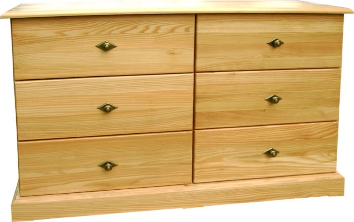 komoda drewniana KDM-16e, drewno lite modrzew lakierowany, wieniec dolny prosty