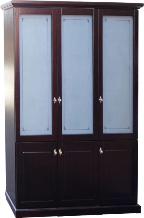 Witryna drewniana WDM-3d, drewno modrzew, kolor wenge, wieniec górny - prosty, wieniec dolny - cokół prosty, fronty drzwi - proste, uchwyty A-1013 z szyldemstare złoto, szyba - piaskowana wzór przeźroczysty A033